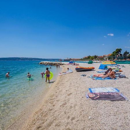 Apartment Fiora Kastela Bagian luar foto