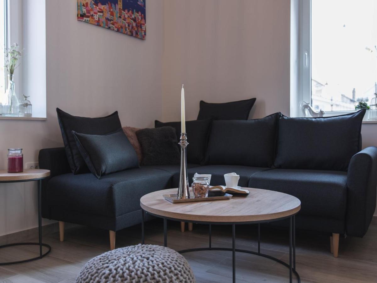 Apartment Fiora Kastela Bagian luar foto
