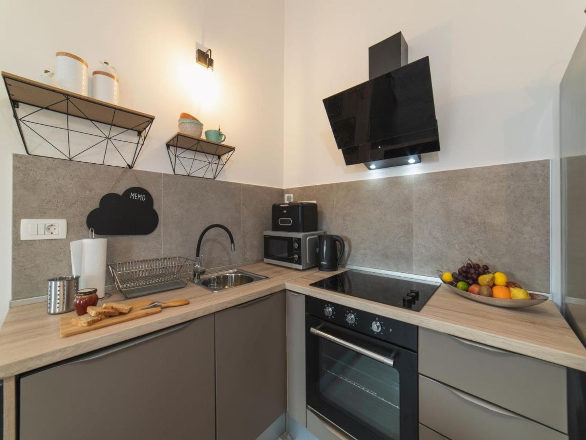Apartment Fiora Kastela Bagian luar foto