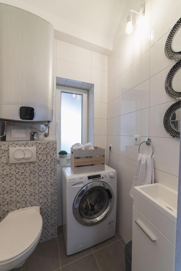 Apartment Fiora Kastela Bagian luar foto