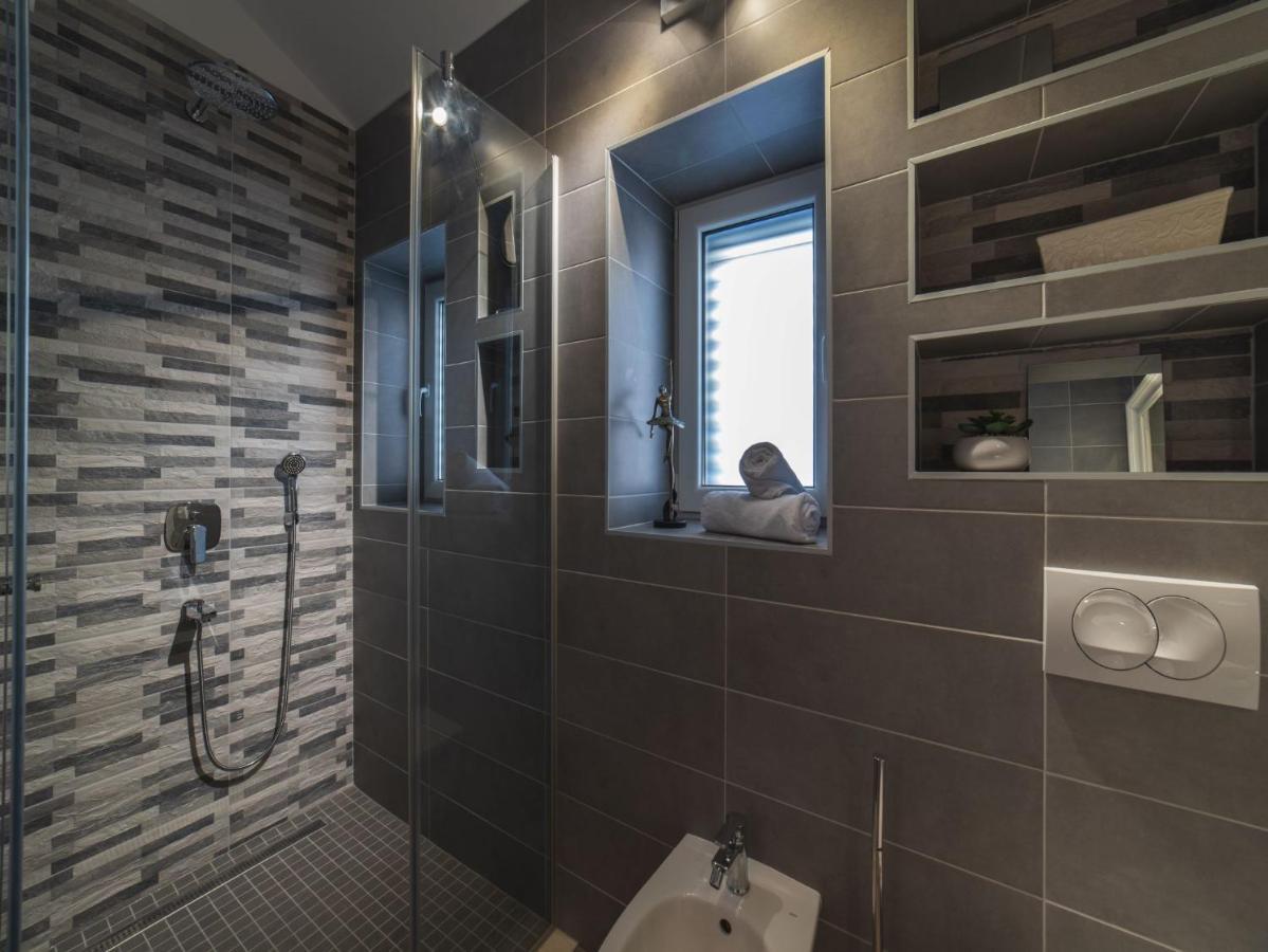 Apartment Fiora Kastela Bagian luar foto