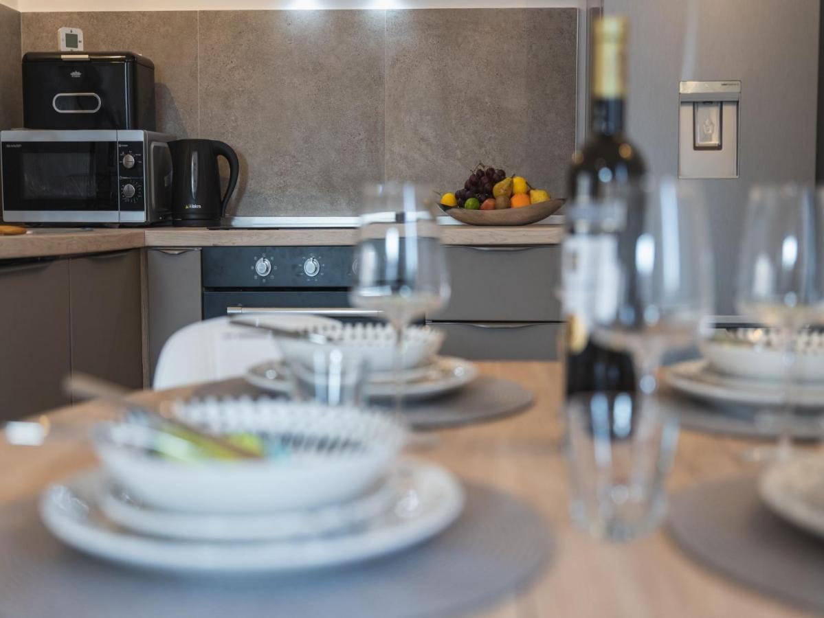 Apartment Fiora Kastela Bagian luar foto
