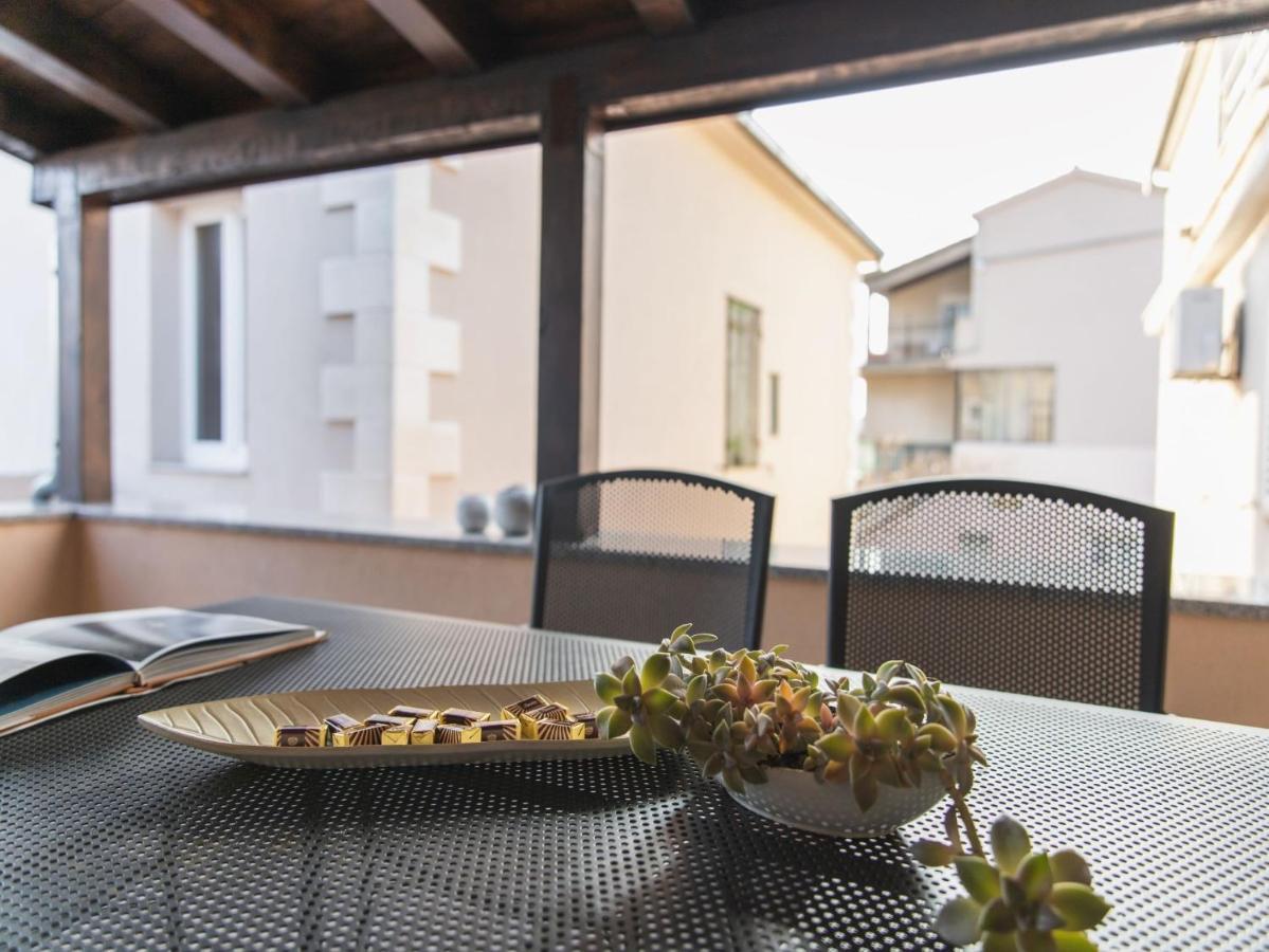 Apartment Fiora Kastela Bagian luar foto