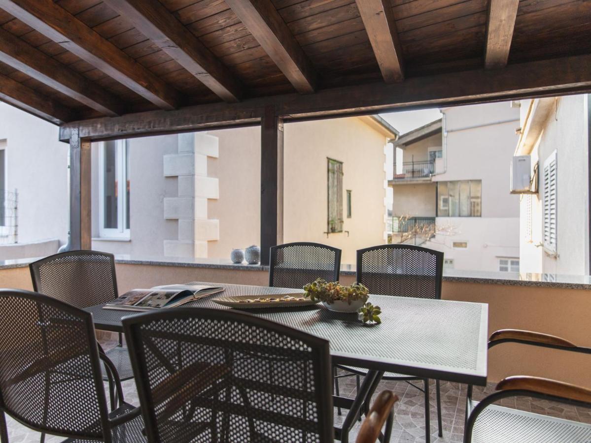 Apartment Fiora Kastela Bagian luar foto