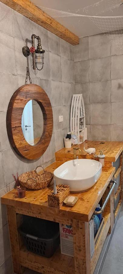 Apartment Fiora Kastela Bagian luar foto